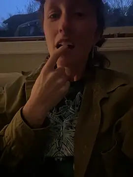 mossy kiss online show from 22, 1, 2025