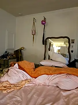 mossy kiss online show from 23, 9, 2025