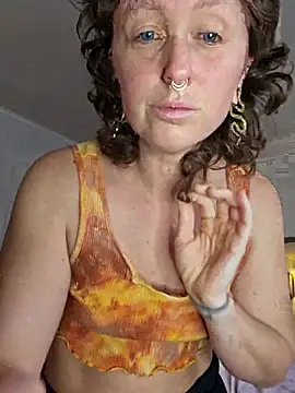 mossy kiss online show from 11, 1, 2026