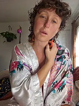 mossy kiss online show from 1, 11, 2025