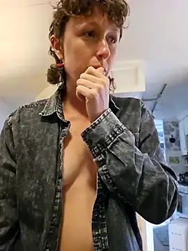 mossy kiss online show from 16, 12, 2024