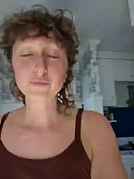 mossy kiss online show from 17, 2, 2025