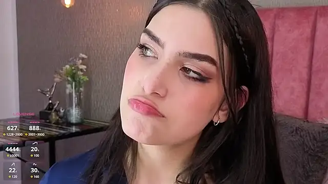 Alexa Thaylor  online show from 4, 4, 2026