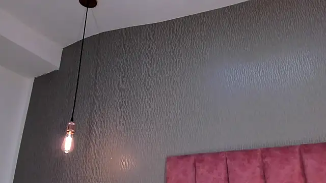 Alexa Thaylor  online show from 28, 10, 2025