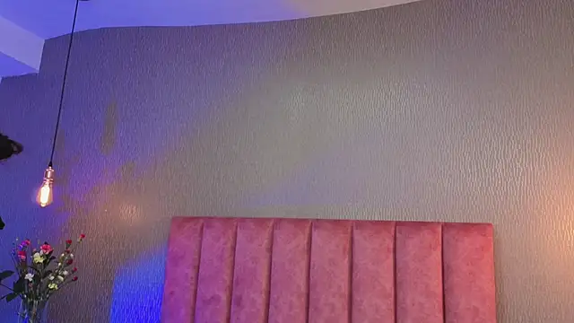 Alexa Thaylor  online show from 17, 2, 2026