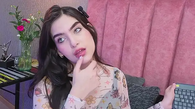 Alexa Thaylor  online show from 24, 2, 2026