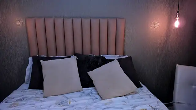 Alexa Thaylor  online show from 22, 3, 2025