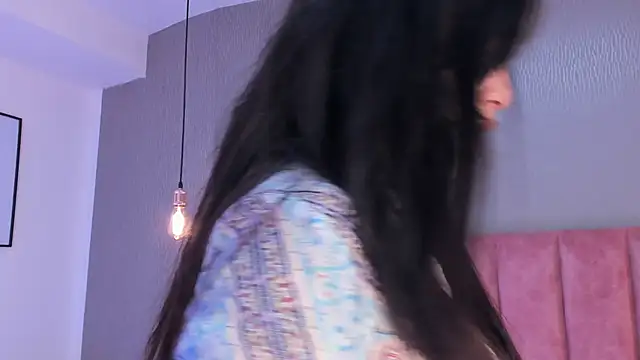 Alexa Thaylor  online show from 4, 10, 2025