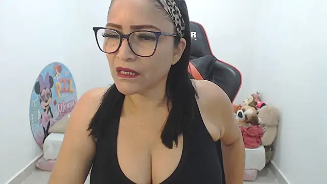 Valentina lara01 online show from 20, 12, 2025