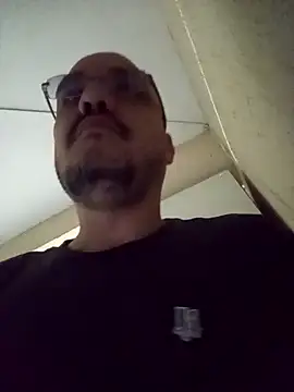 RobertoBuzios22 online show from 4, 11, 2025