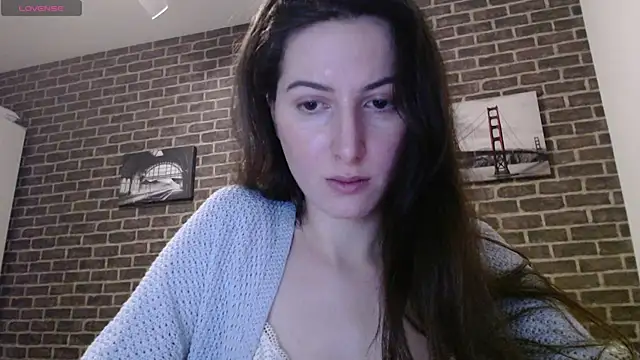  Hot Lady  online show from 9, 3, 2025