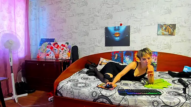 KagamiTayga online show from 17, 9, 2025