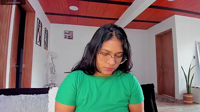 Snapshot of iriss_25 chatting on 25, 9, 2025 iriss 25 online show from 25, 9, 2025