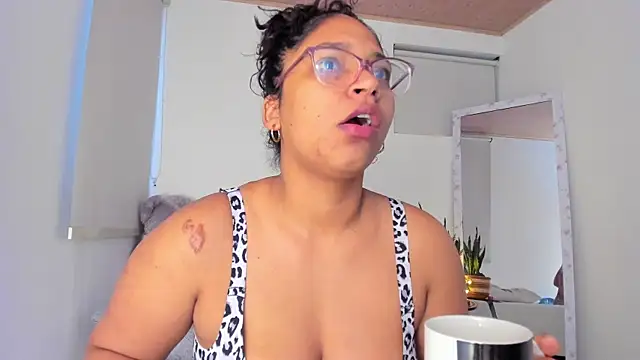 Snapshot of iriss_25 chatting on 6, 2, 2026 iriss 25 online show from 6, 2, 2026