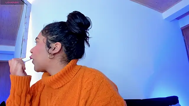 Snapshot of iriss_25 chatting on 10, 9, 2025 iriss 25 online show from 10, 9, 2025