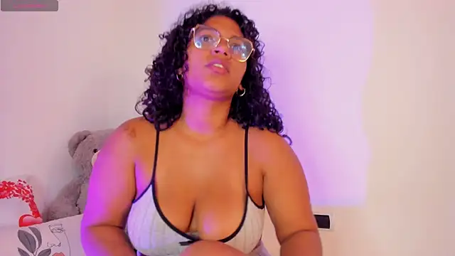 Snapshot of iriss_25 chatting on 10, 11, 2025 iriss 25 online show from 10, 11, 2025