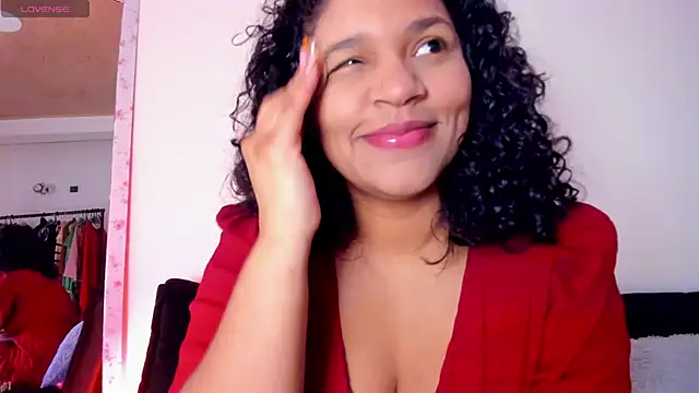 Snapshot of iriss_25 chatting on 12, 10, 2025 iriss 25 online show from 12, 10, 2025