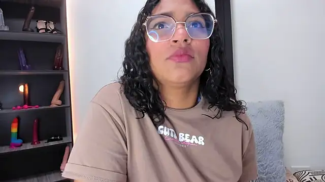 Snapshot of iriss_25 chatting on 15, 3, 2025 iriss 25 online show from 15, 3, 2025