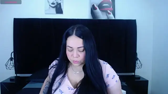 Snapshot of valentina_fox01 chatting on 5, 2, 2026 valentina fox01 online show from 5, 2, 2026