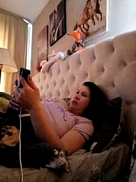 Snapshot of ROXOLANAA_SEXY chatting on 28, 4, 2026 ROXOLANAA SEXY online show from 28, 4, 2026