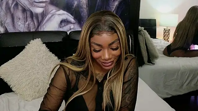 Snapshot of emely_brandon chatting on 5, 11, 2025 emely brandon online show from 5, 11, 2025