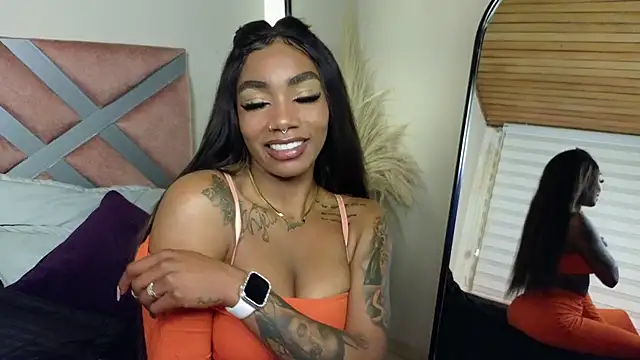 Snapshot of emely_brandon chatting on 13, 2, 2025 emely brandon online show from 13, 2, 2025