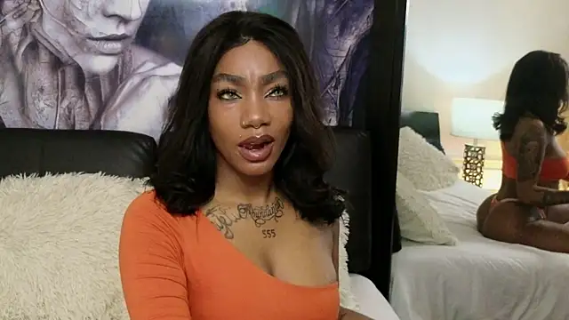 Snapshot of emely_brandon chatting on 22, 9, 2025 emely brandon online show from 22, 9, 2025