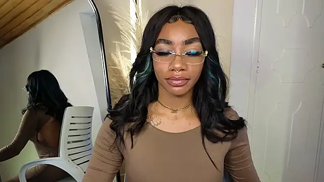 Snapshot of emely_brandon chatting on 12, 3, 2025 emely brandon online show from 12, 3, 2025