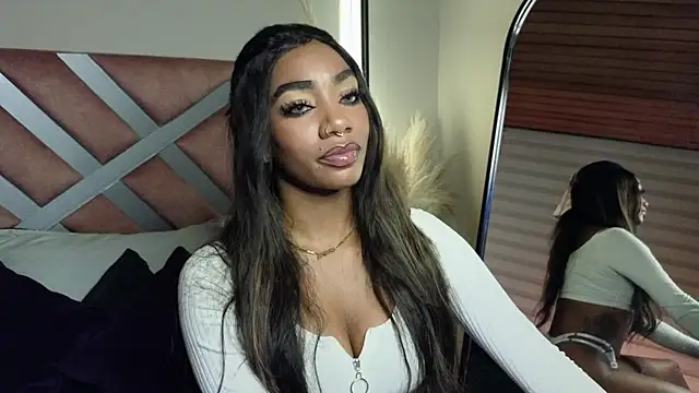 Snapshot of emely_brandon chatting on 8, 2, 2025 emely brandon online show from 8, 2, 2025