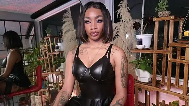 Snapshot of emely_brandon chatting on 6, 12, 2024 emely brandon online show from 6, 12, 2024