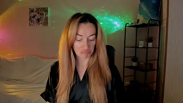 RebeccaMartinez online show from 17, 11, 2025