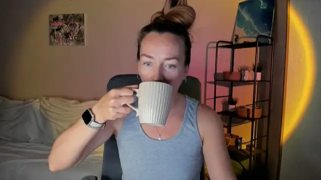 RebeccaMartinez online show from 6, 10, 2025