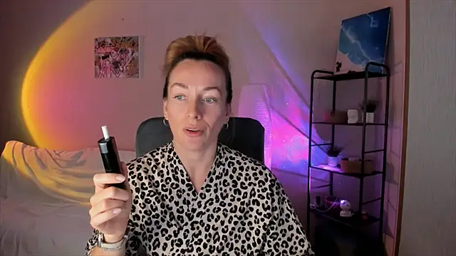 RebeccaMartinez online show from 15, 10, 2025