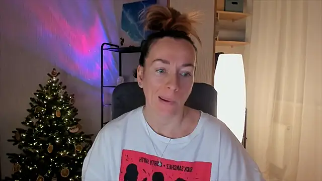 RebeccaMartinez online show from 22, 12, 2025