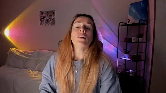 RebeccaMartinez online show from 26, 10, 2025