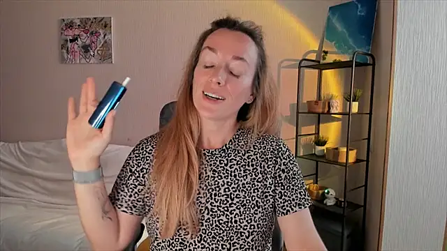 RebeccaMartinez online show from 13, 9, 2025