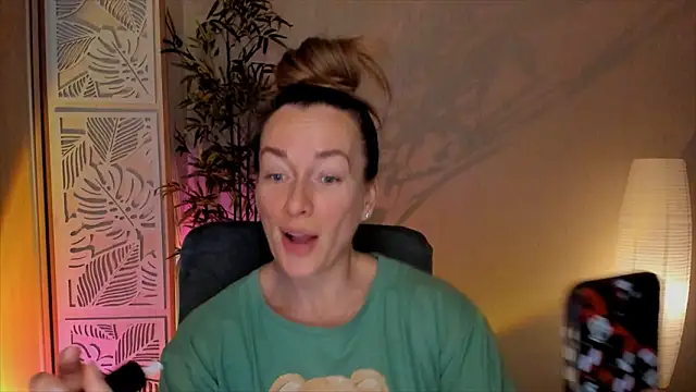 RebeccaMartinez online show from 15, 2, 2026