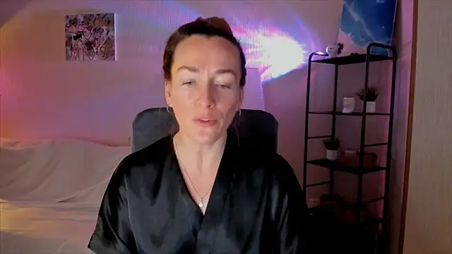 RebeccaMartinez online show from 19, 11, 2025