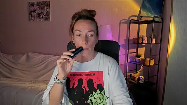 RebeccaMartinez online show from 10, 9, 2025