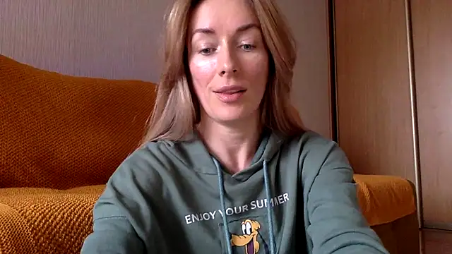 RebeccaMartinez online show from 18, 3, 2025