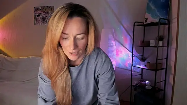 RebeccaMartinez online show from 25, 10, 2025