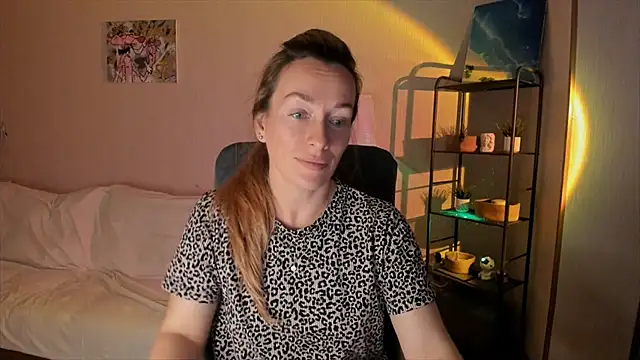 RebeccaMartinez online show from 14, 9, 2025