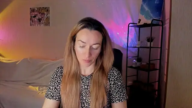 RebeccaMartinez online show from 4, 12, 2025