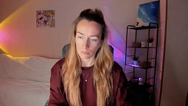 RebeccaMartinez online show from 28, 10, 2025