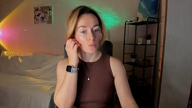 RebeccaMartinez online show from 13, 11, 2025