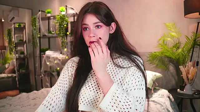 AuroraMari online show from 8, 11, 2025