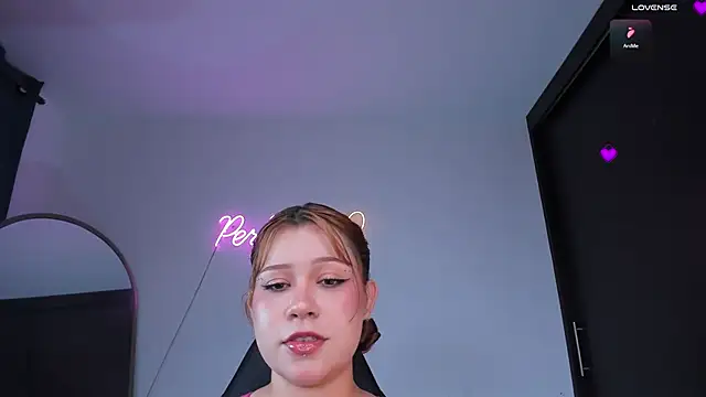 Snapshot of daniela_hornny chatting on 4, 3, 2026 daniela hornny online show from 4, 3, 2026