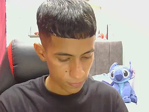 Snapshot of Angelstripboy chatting on 15, 5, 2026 Angelstripboy online show from 15, 5, 2026
