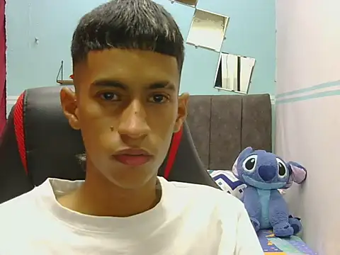 Snapshot of Angelstripboy chatting on 12, 5, 2026 Angelstripboy online show from 12, 5, 2026