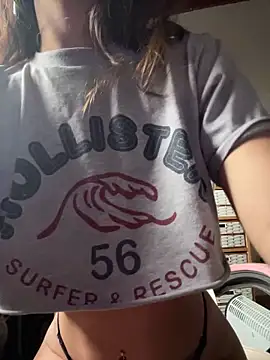 LittleBabyCat22 online show from 15, 4, 2026